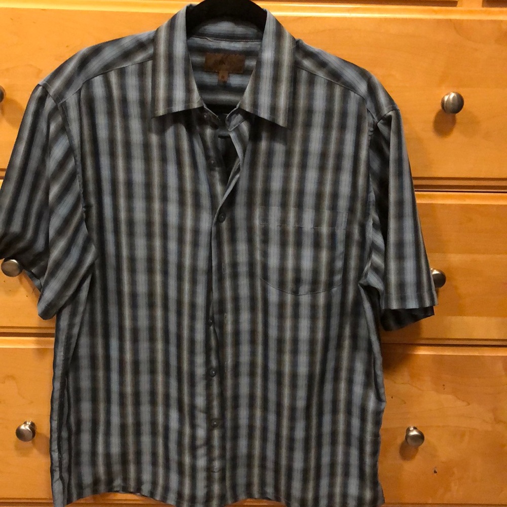 Short sleeve dress shirt